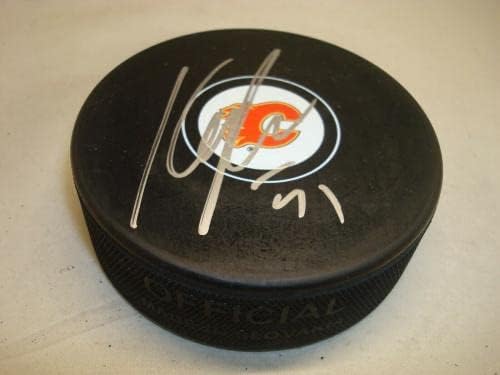 Karri Ramo potpisao Calgary Flames Hockey Puck sa autogramom 1D-autogramom NHL Paks