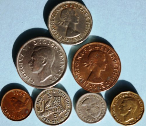 Set od sedam rijetkih kolekcionarskih novčića iz Velike Britanije / Velike Britanije - 1942. tridence, 1948. jedan šiling; Jedno od
